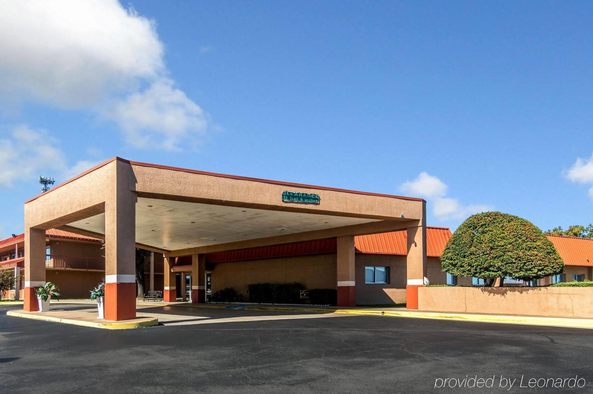 Texas Inn & Suites Дентън Екстериор снимка