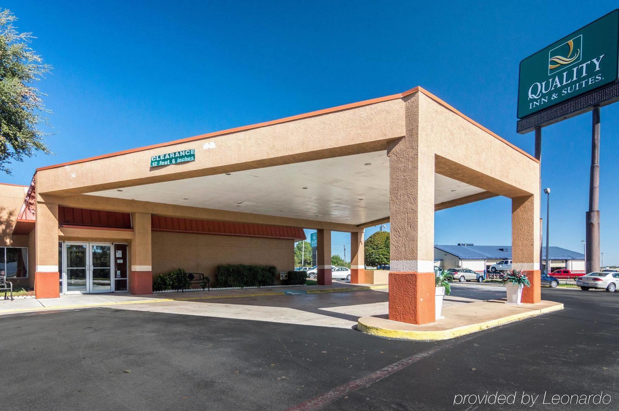 Texas Inn & Suites Дентън Екстериор снимка