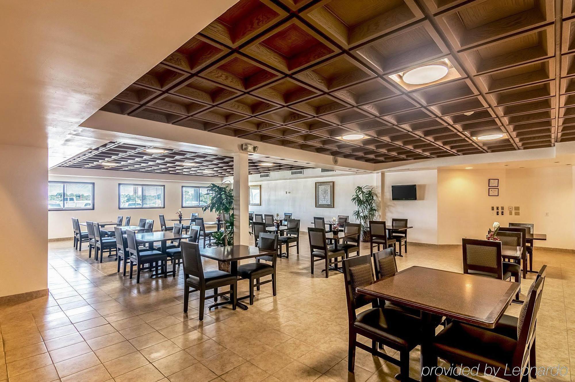 Texas Inn & Suites Дентън Екстериор снимка