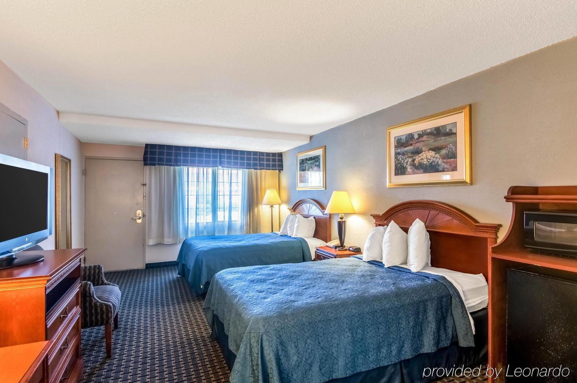 Texas Inn & Suites Дентън Екстериор снимка