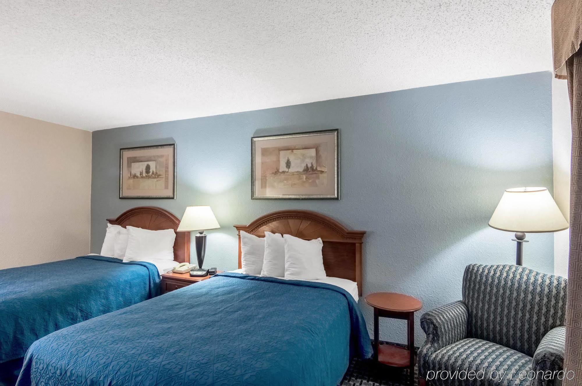 Texas Inn & Suites Дентън Екстериор снимка