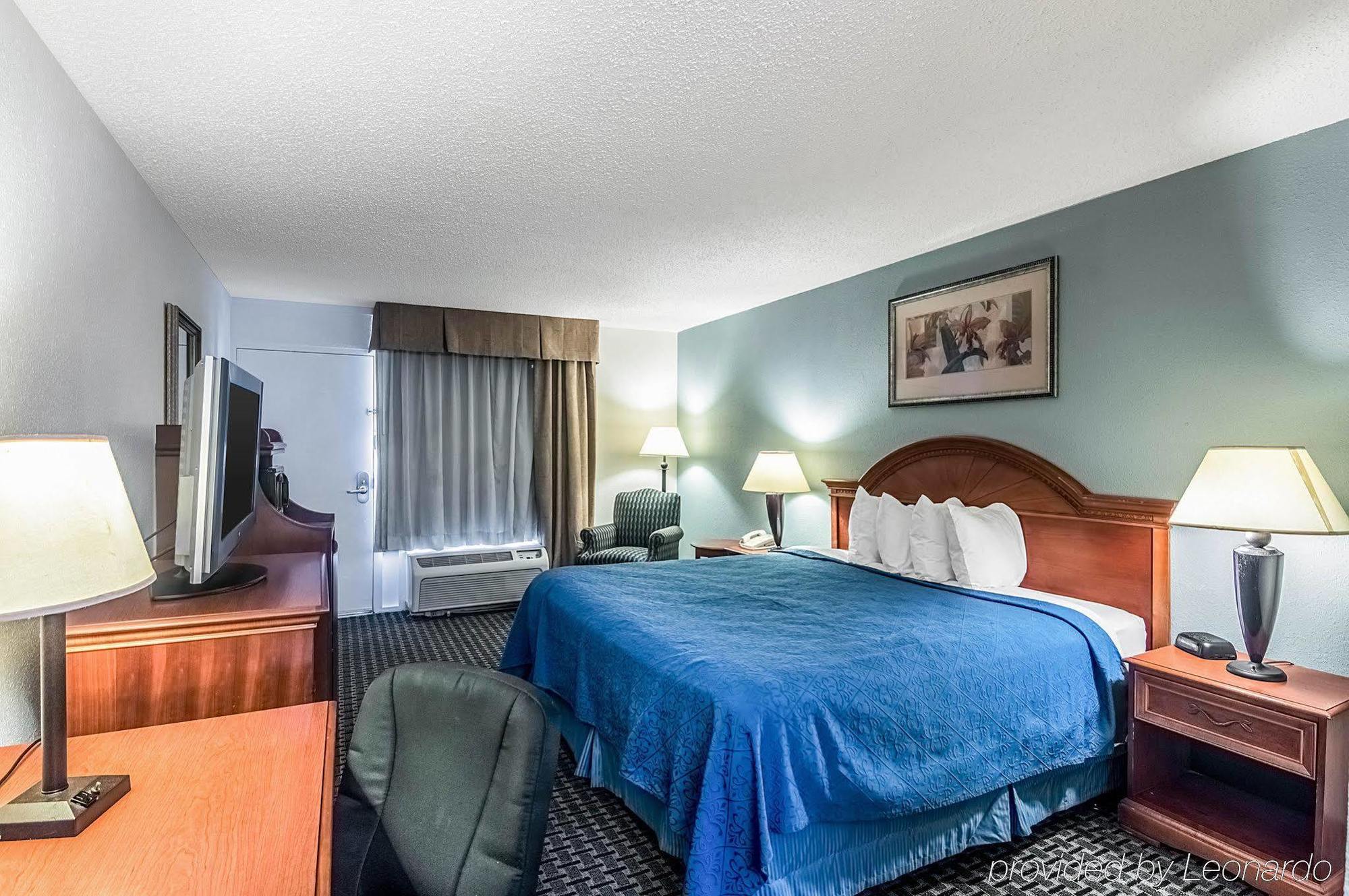 Texas Inn & Suites Дентън Екстериор снимка