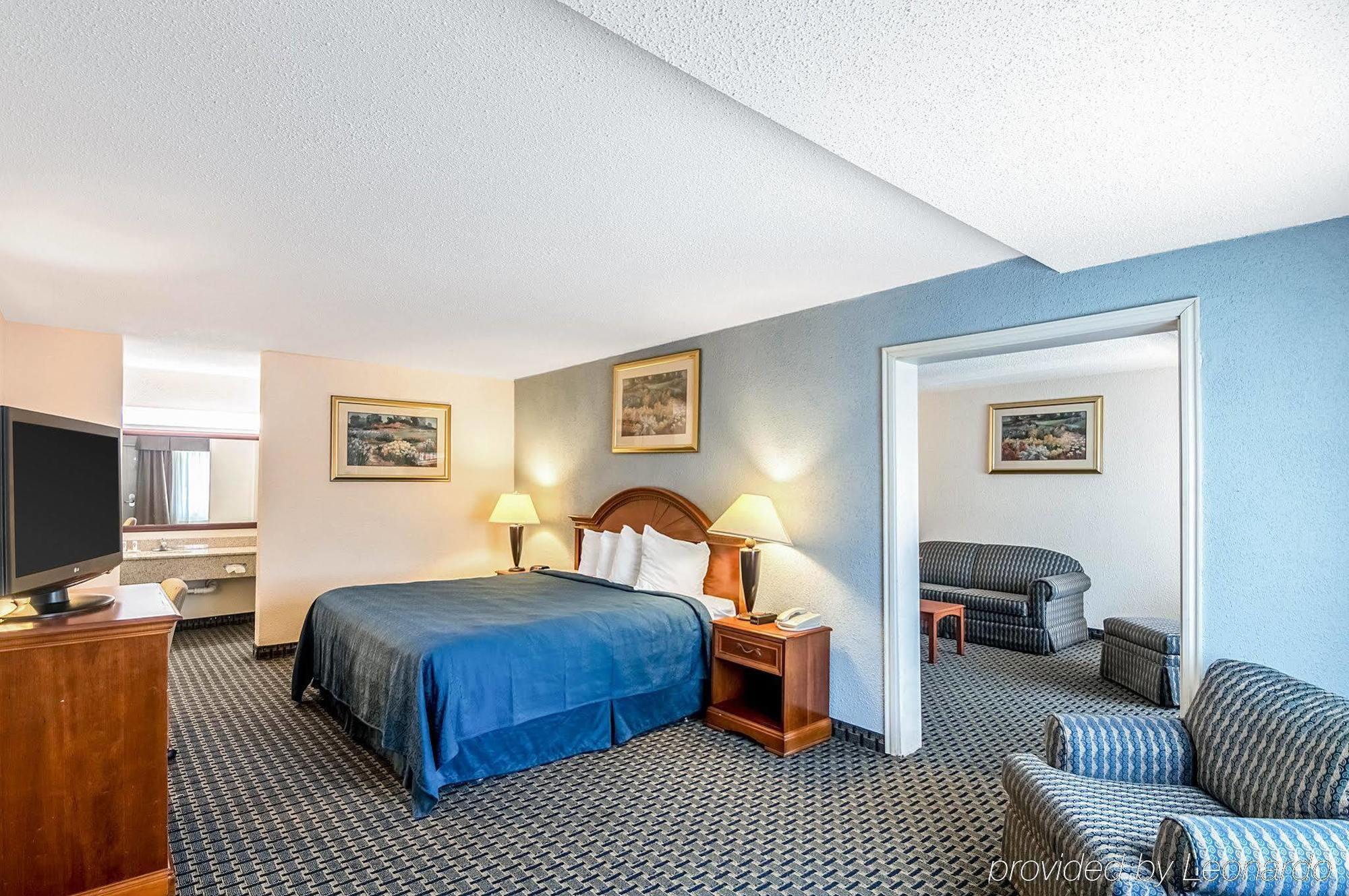 Texas Inn & Suites Дентън Екстериор снимка