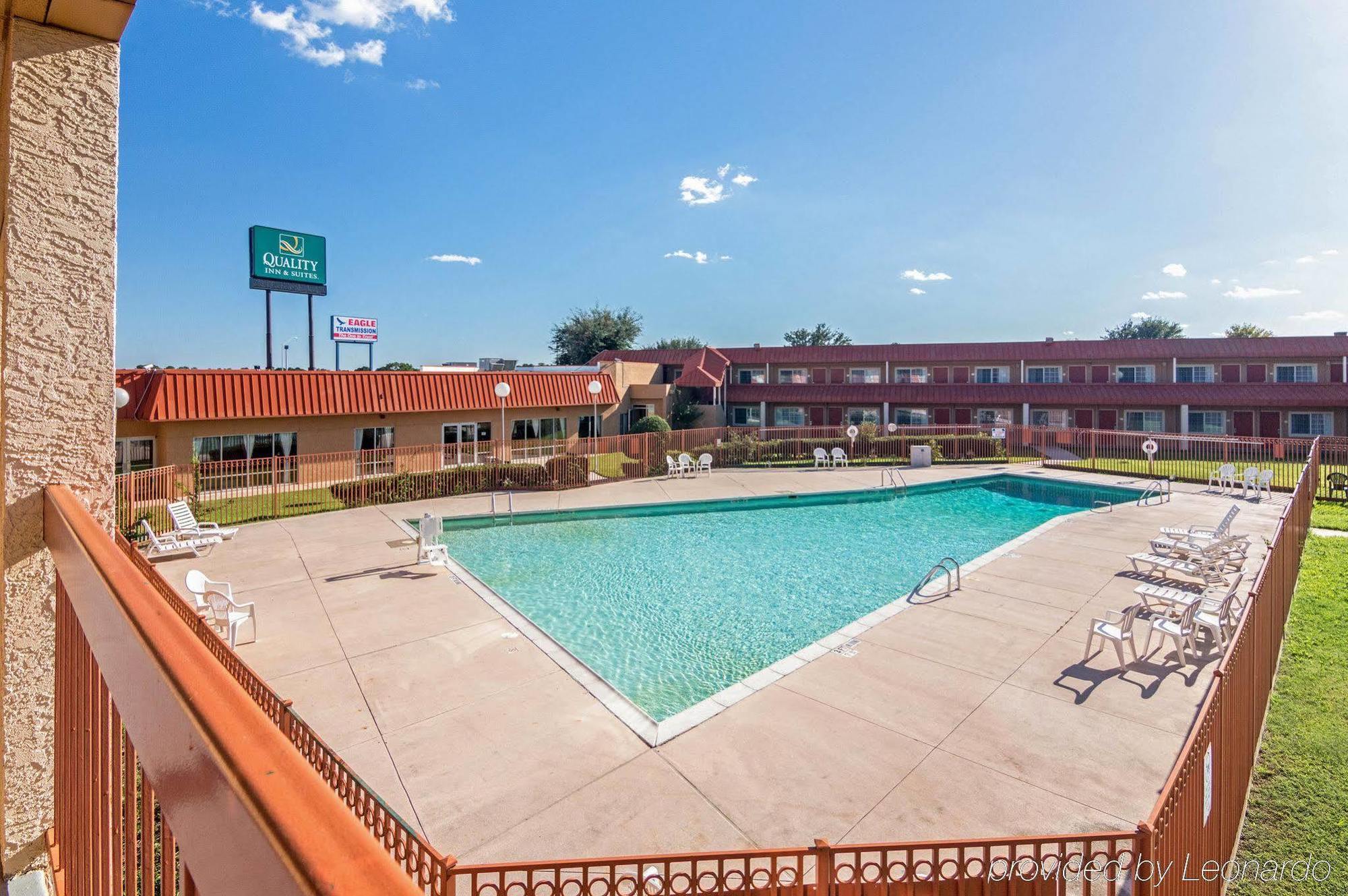 Texas Inn & Suites Дентън Екстериор снимка