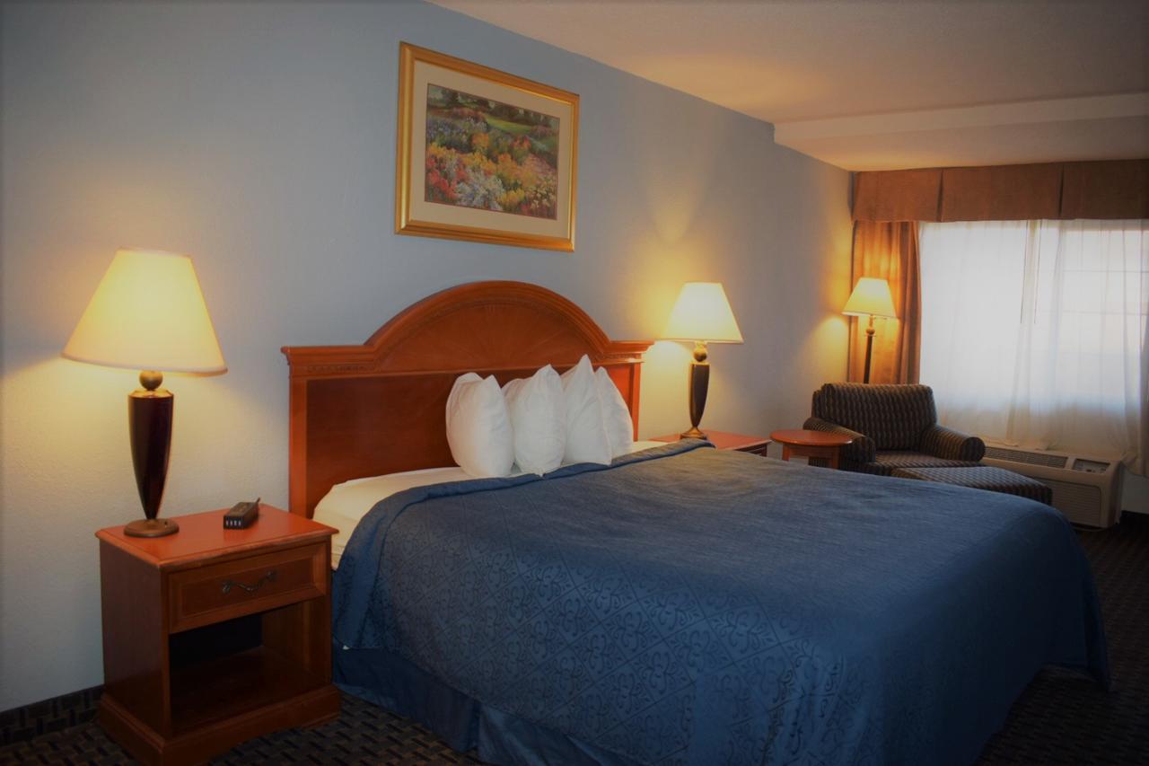 Texas Inn & Suites Дентън Екстериор снимка