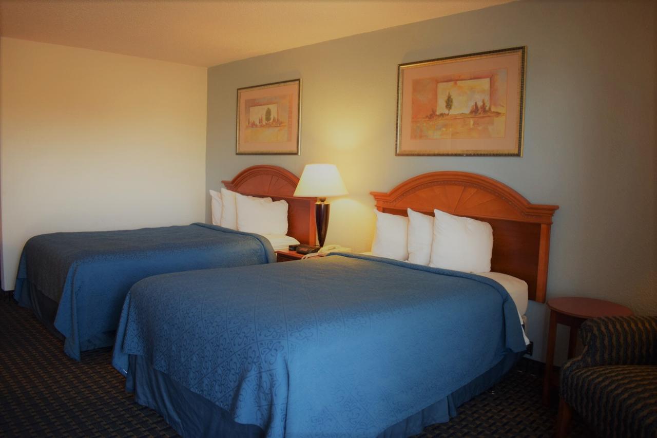 Texas Inn & Suites Дентън Екстериор снимка
